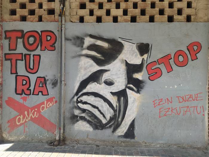 Bi sakandar torturaren biktima direla aitortu du gobernuak