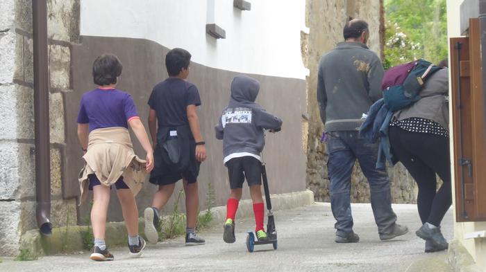 "Guk euskara ardatz hartzera animatzen dugu"