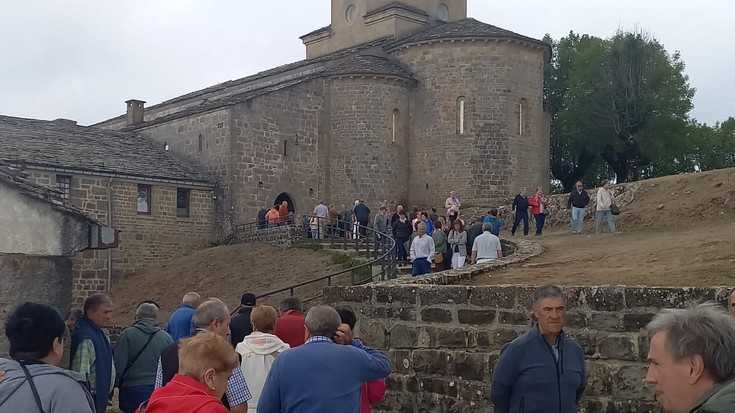 Aralarko santutegiko teilatu berria, spinning ikastaroaren luzapena irurtzunen, Olaztiko porlandegia eta Altsasuko peñen maillotak