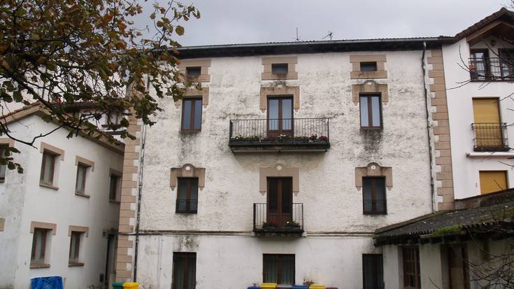 Udaletxea berritzeko lanak eman ditu udalak