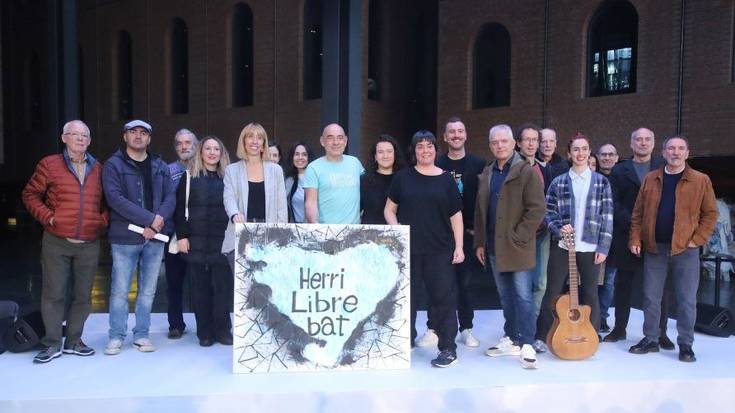 Gure Eskuk "herri oso bat aurrera egiten ikusi nahi du"