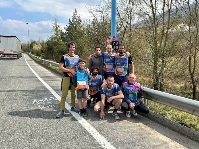 "Duela urte batzuk erabaki genuen asanbladak-eta euskaraz egitea"