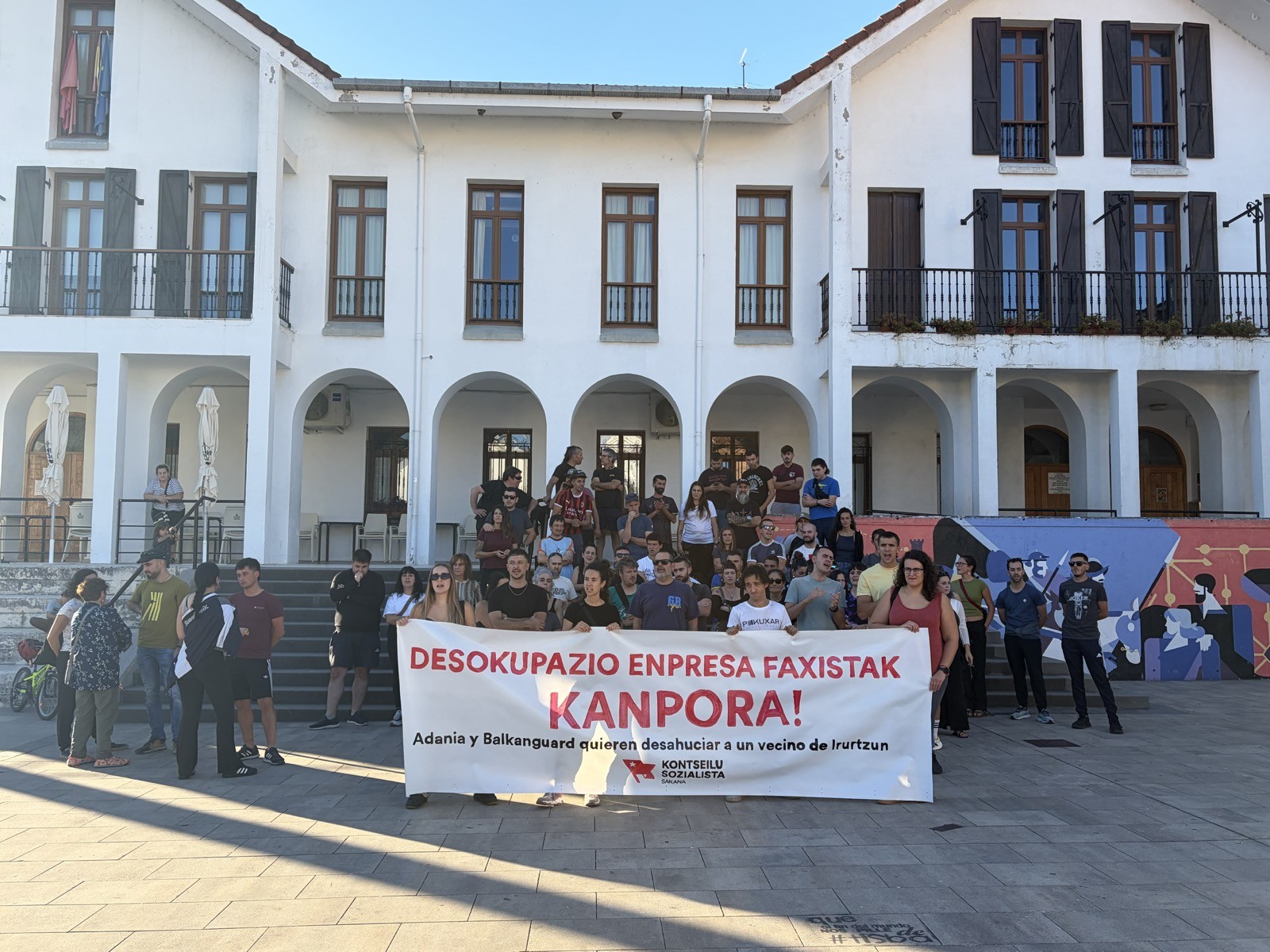 Desokupazio enpresen jarduna ezin dela normalizatu azpimarratu dute