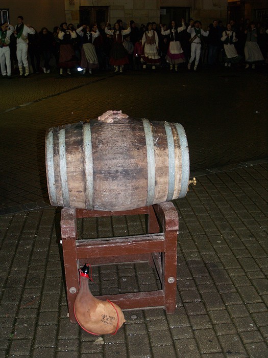 Kintoak zortzikoa dantzatzen - 30