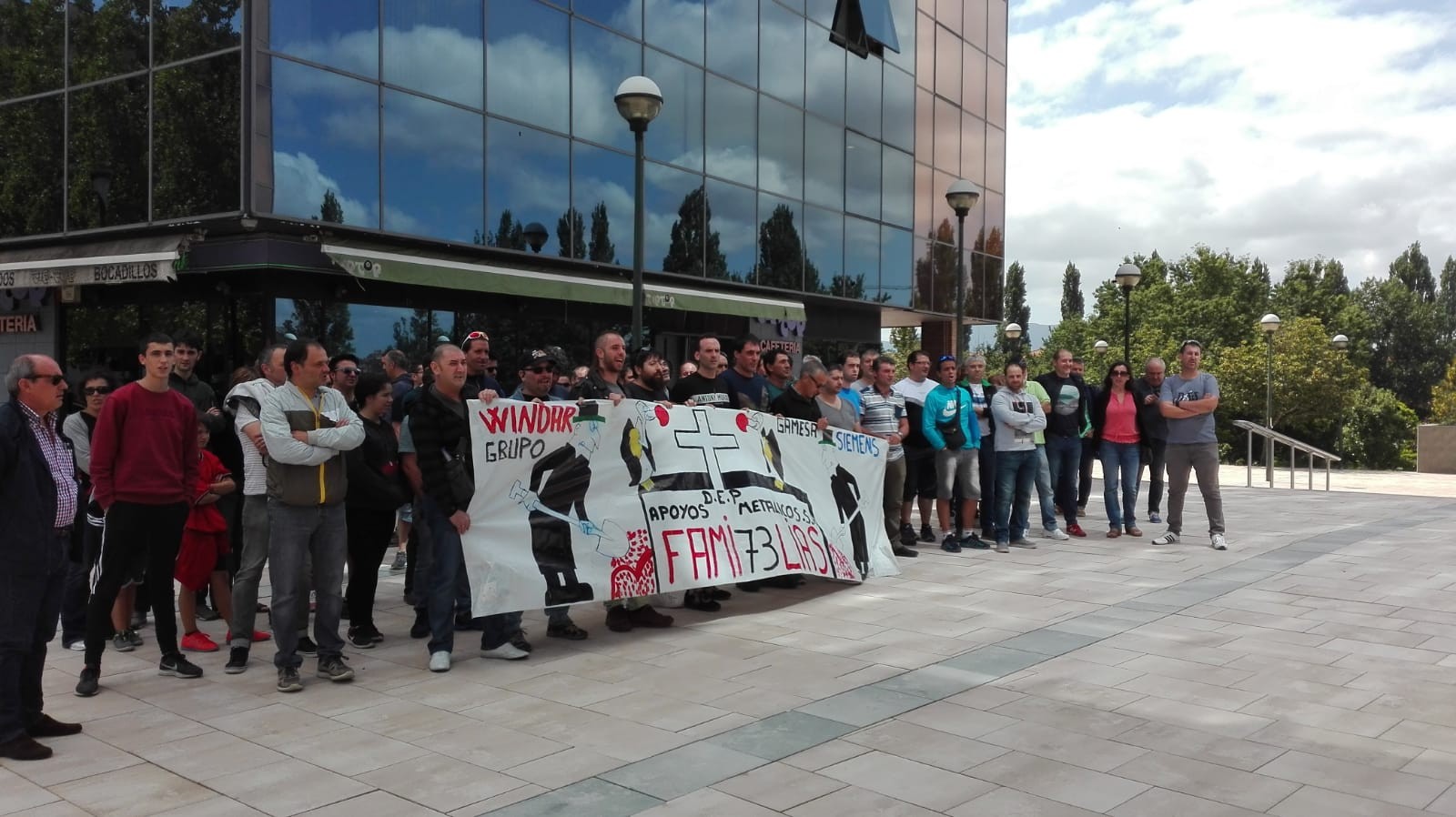 Apoyos Metalicosekoak gobernuarekin bilduko dira