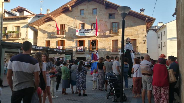 Landa eremua sustatzeko literatura topaketa eta zineforuma, Olaztin