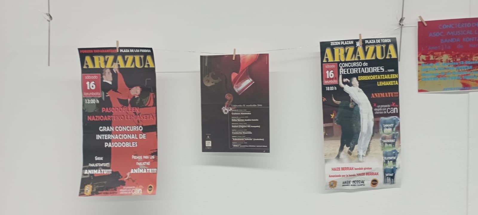 Bandaren historia karteletan bilduta