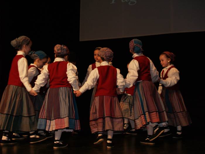 Euskal dantza koreografia berrien lilura