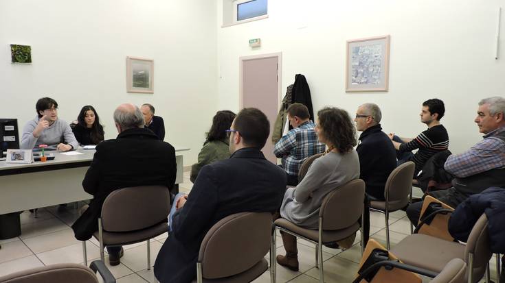 Dementziak dantza ikuskizunaren ardatz 