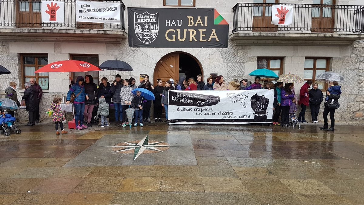 Greba feministarekin bat
