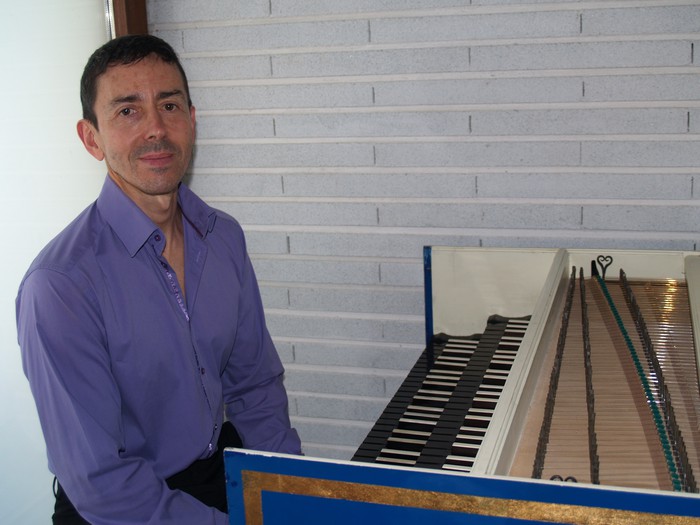 Pedro Jose Rodriguez Larrañaga: “Klabezinendako egindako musika oso kalitate handia du. Klabezina jotzen dugunak zortekoak gara”